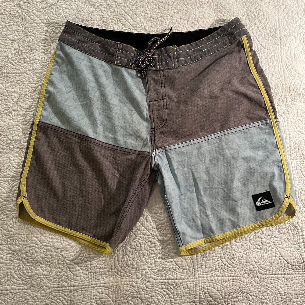 Quiksilver Board Shorts – Patchwork Gray/Blue with Yellow Trim (Size 32)